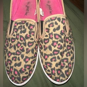 Cheetah print slip on shoes